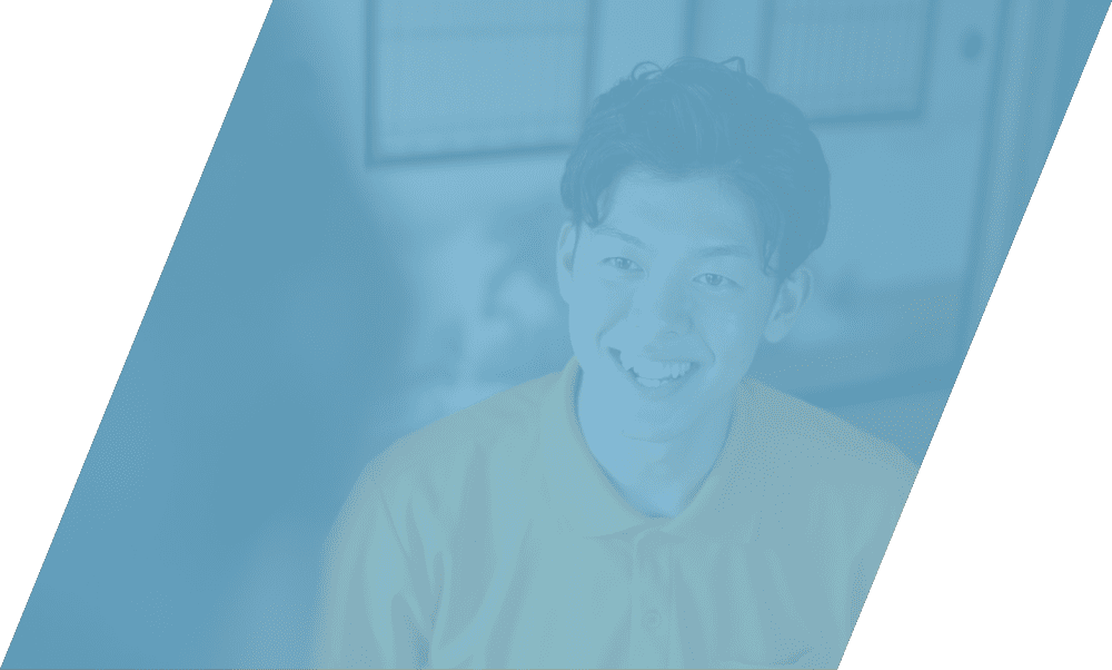 お弁当を届ける社員